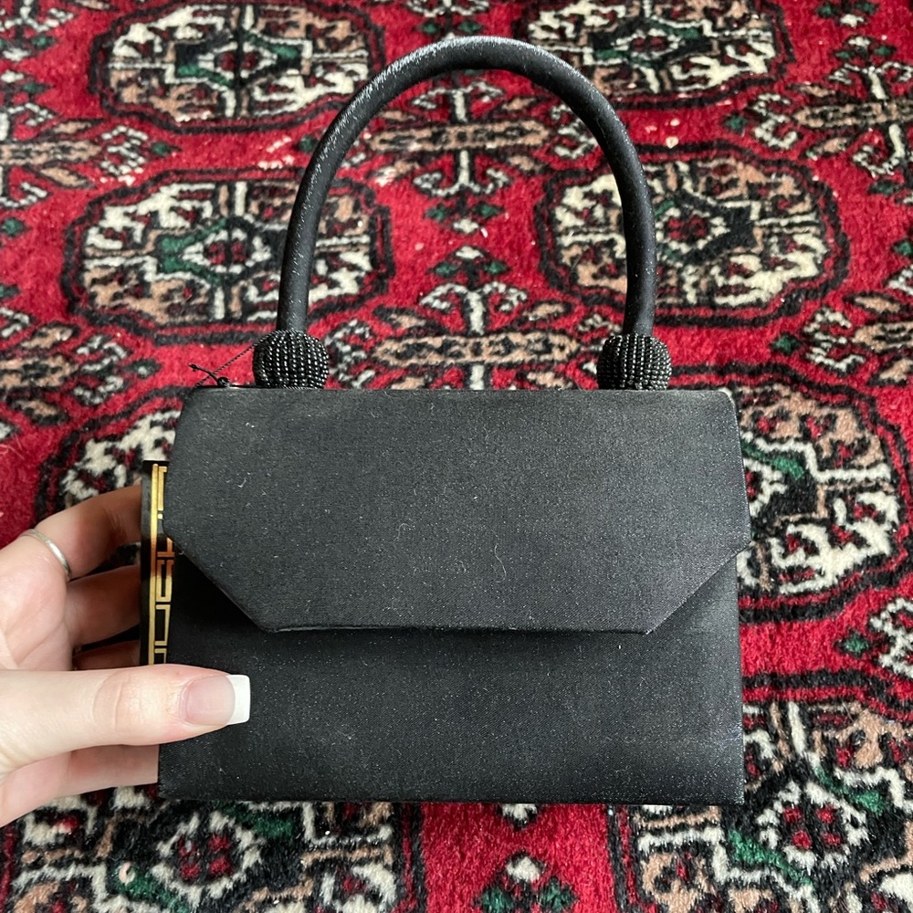 Vintage black Sasha handbag!